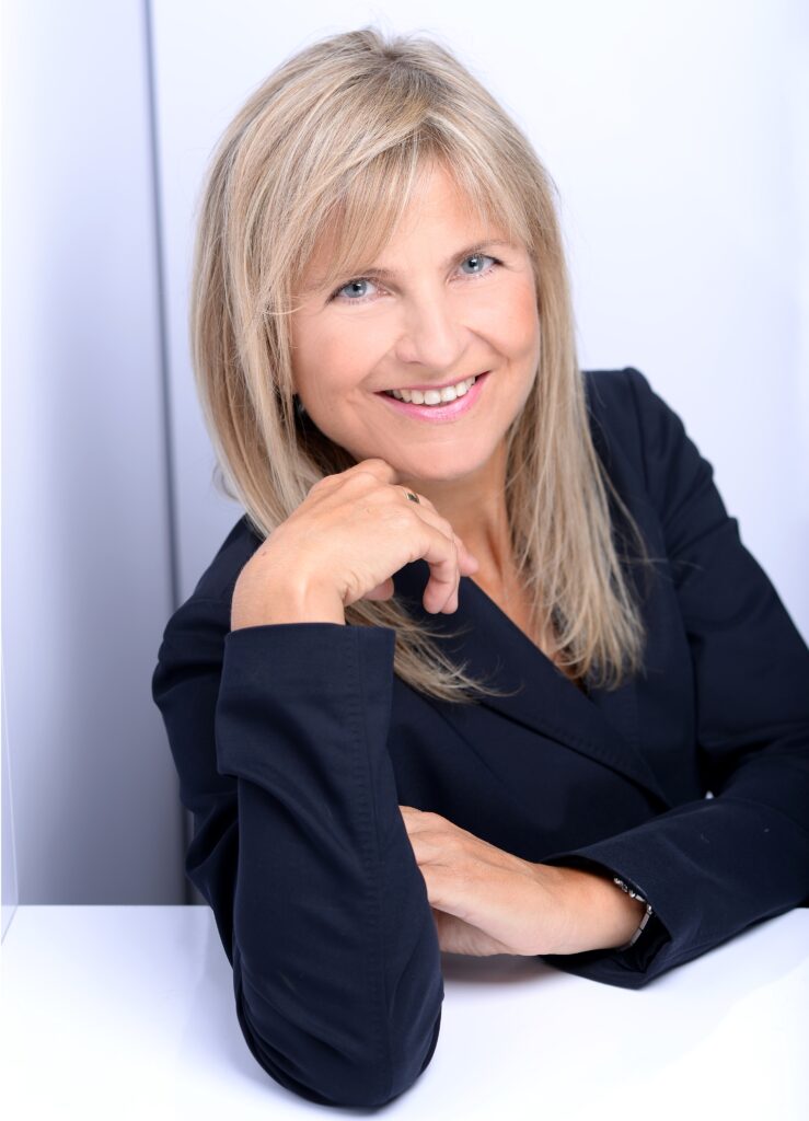 Teamfoto Susanne Hagel (Hochformat)